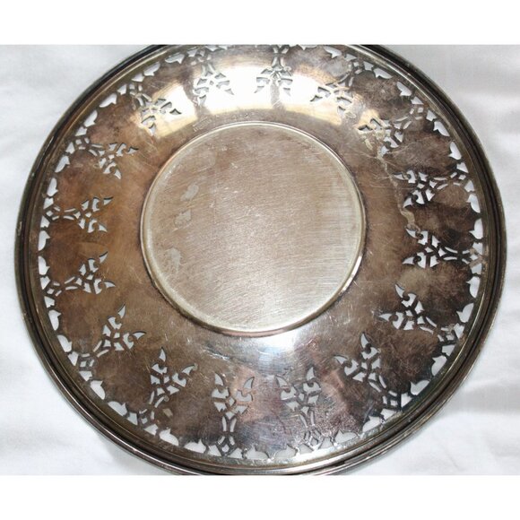 Vintage EPNS 3025 Mfg. Co Silver Plate tray Ornate Round made in USA - Picture 7 of 12
